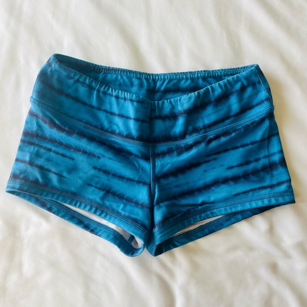 Fleo Tie-Dye Booty Short 2” Inseam
